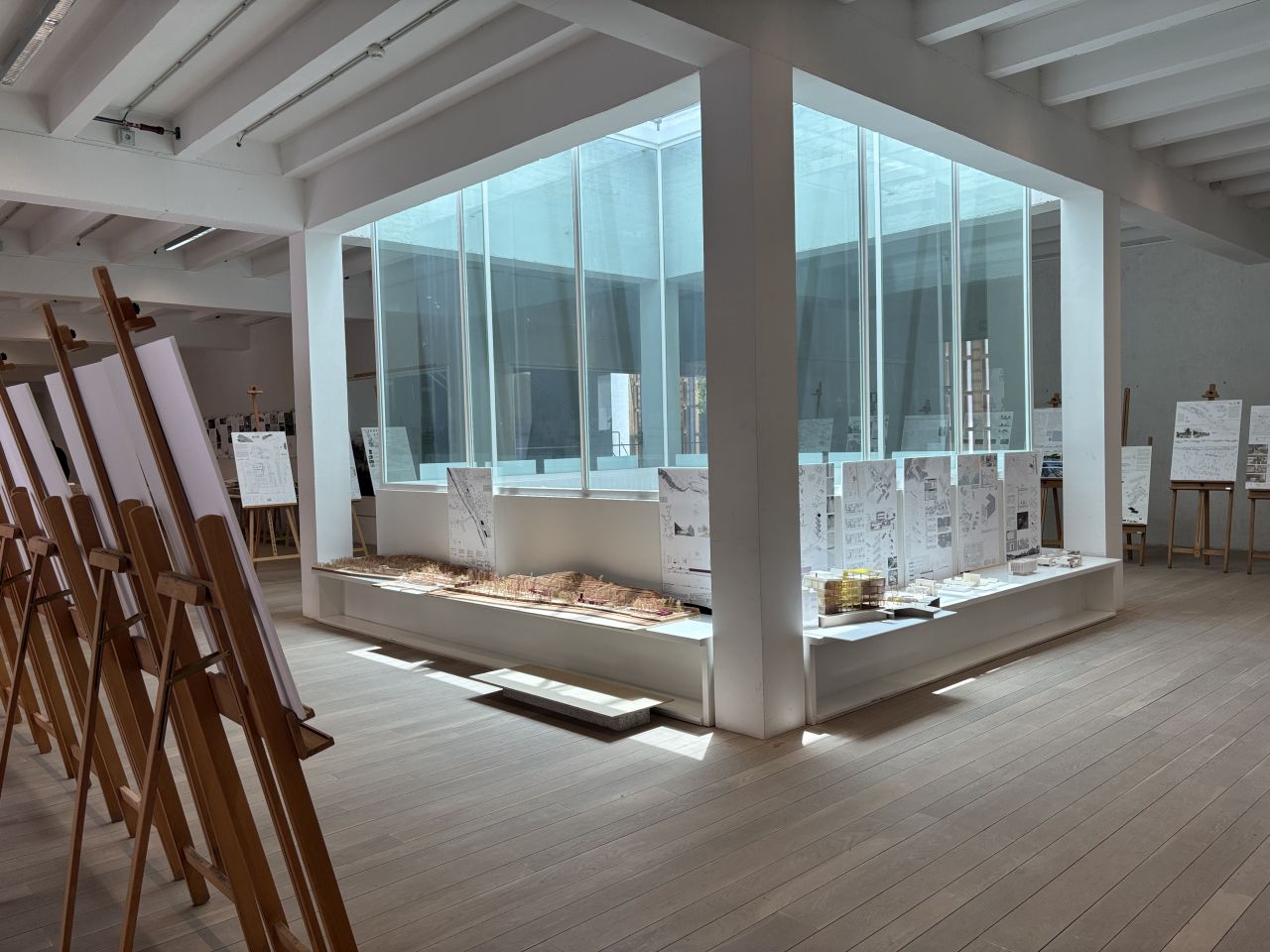 Sesión pública de exposición y defensa de los tribunales TFM-PFC del Máster en Arquitectura