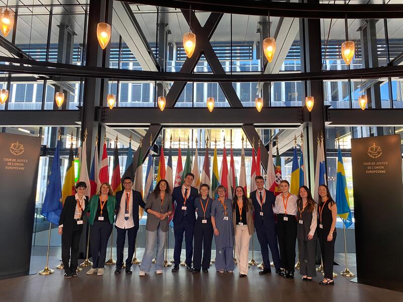 Grupo de alumnos en el TJUE